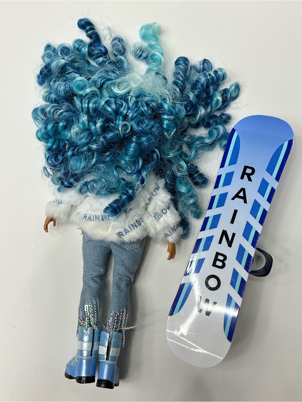 Rainbow High Winter Break Skyler Bradshaw - Picture 3 of 3
